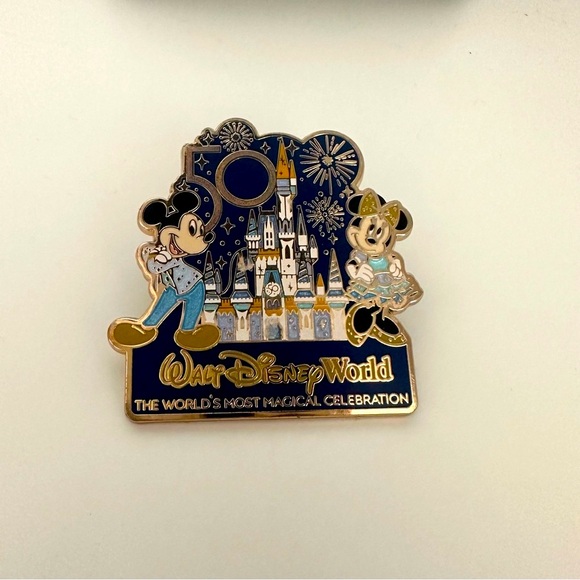 Disney Accessories - Walt Disney World 50th Anniversary Mickey & Minnie Mouse Castle Pin